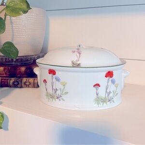 𝅺Louis Lourioux, Wild Flower 1 qt. Oval covered casserole